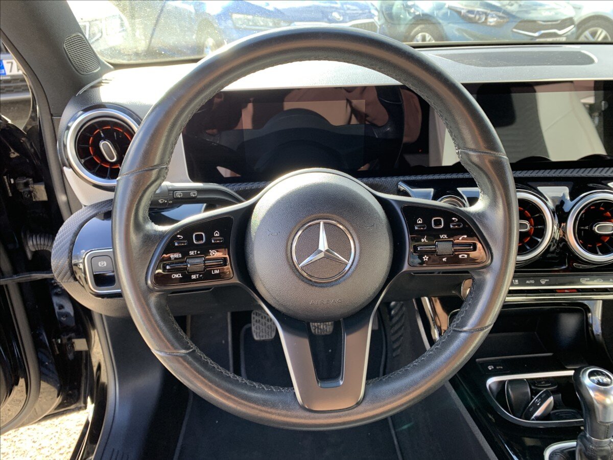 Mercedes-Benz Třídy A Hatchback 1,3 l 120 kw