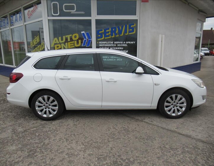 Opel Astra Kombi 2,0 l 121 kw