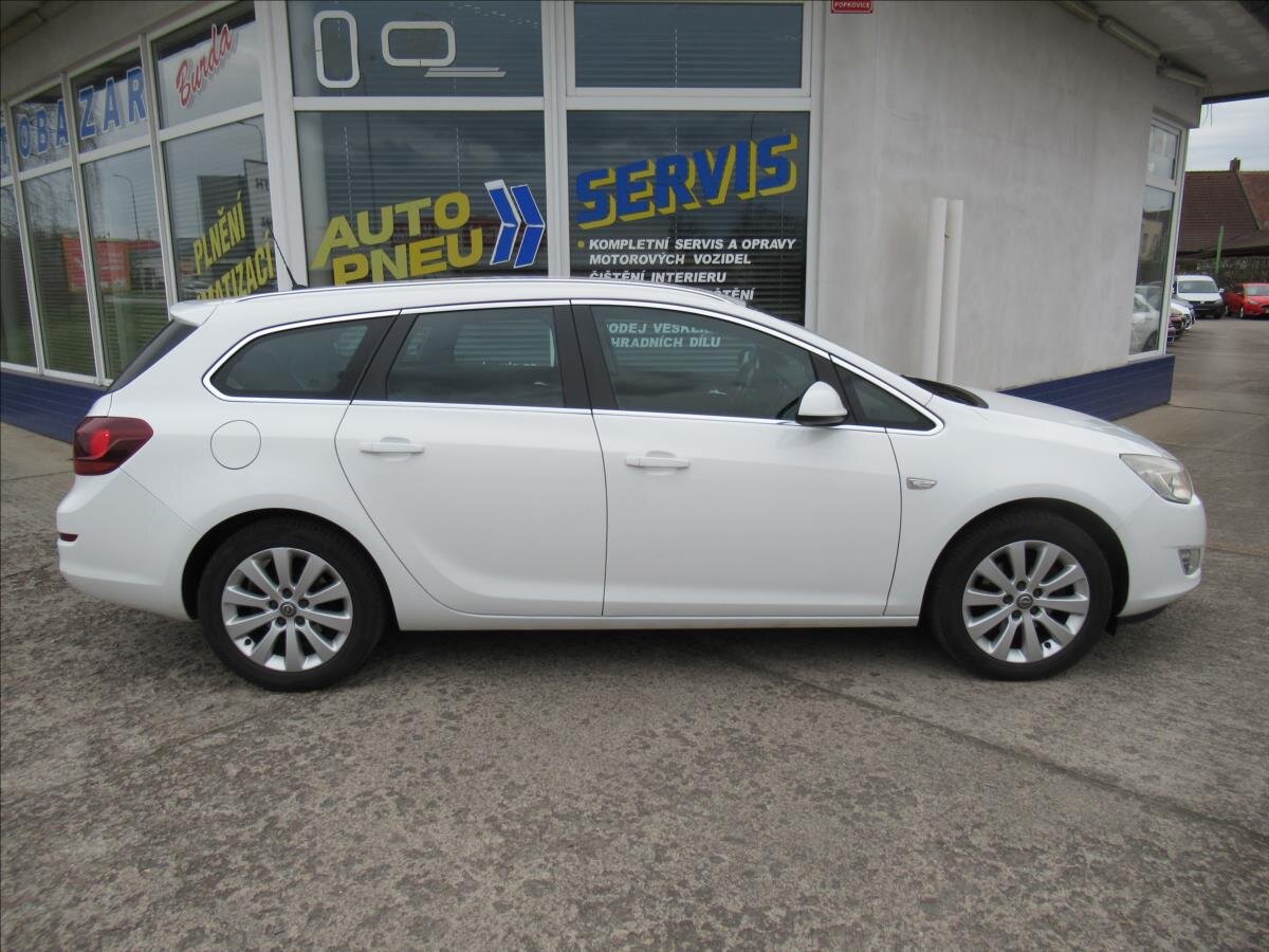 Opel Astra Kombi 2,0 l 121 kw