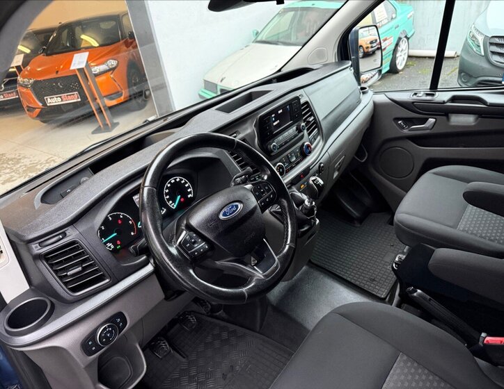 Ford Transit Custom 9