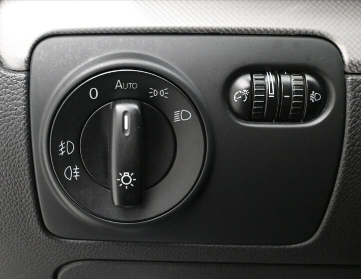 Volkswagen Golf Kombi 1,6 l 77 kw