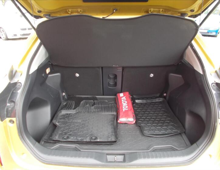 Toyota Yaris Cross 15