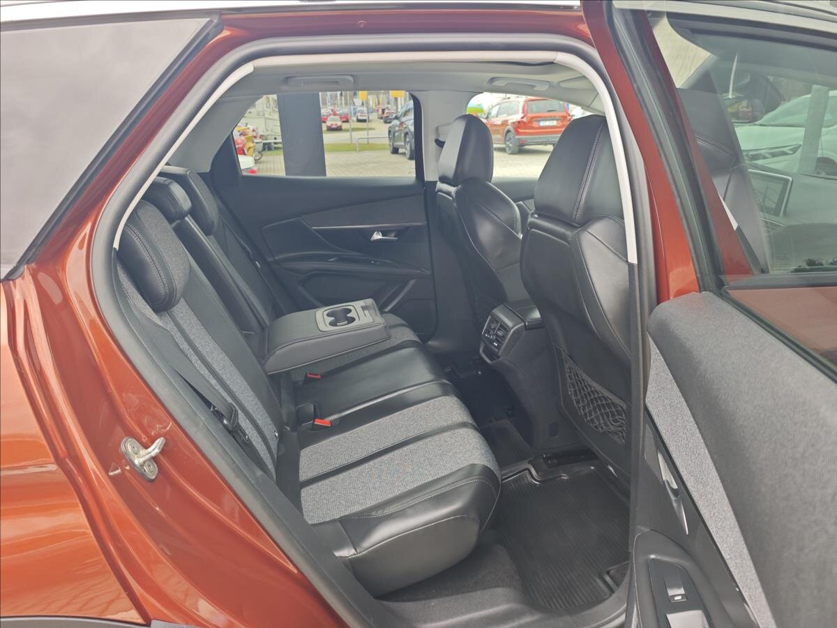 Peugeot 3008 SUV / Terénní 2,0 l 110 kw