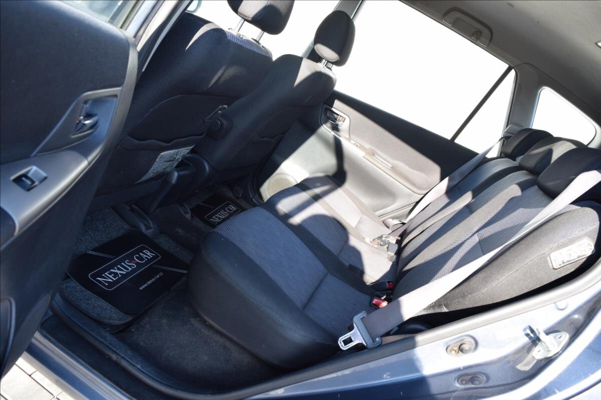 Toyota Corolla Verso Kombi 1,6 l 81 kw