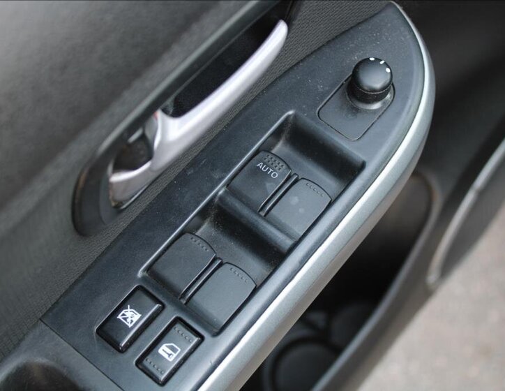 Suzuki Grand Vitara Kombi 2,0 l 103 kw