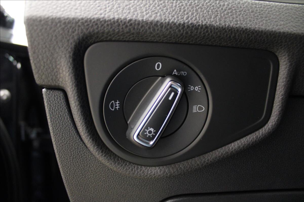 Volkswagen Touran Kombi 1,5 l 110 kw