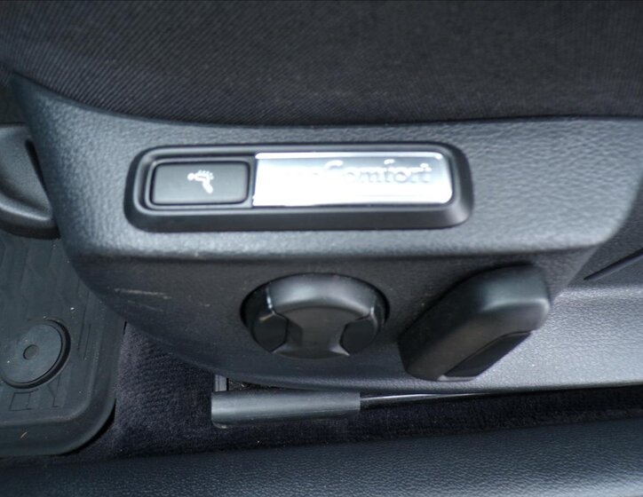 Volkswagen Passat Kombi 1,6 l 88 kw