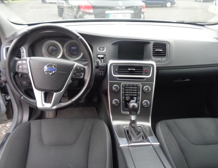 Volvo V60 13