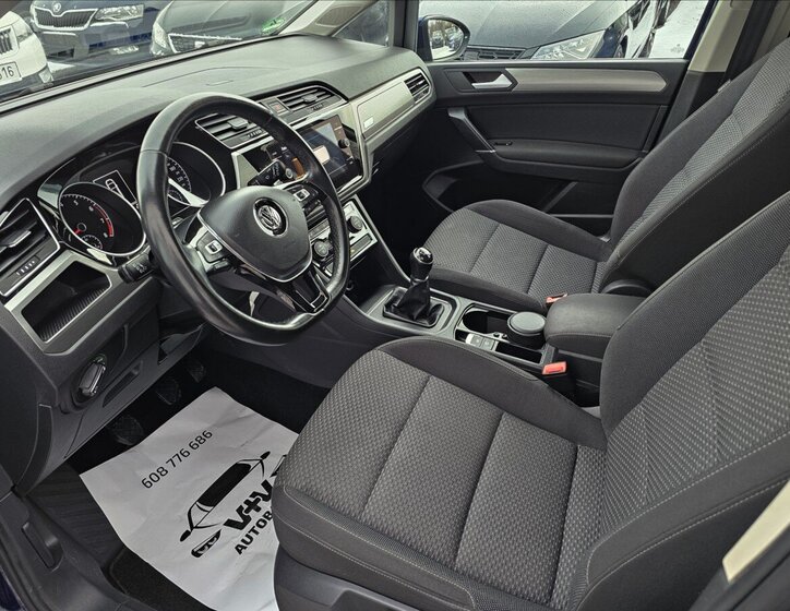 Volkswagen Touran 11