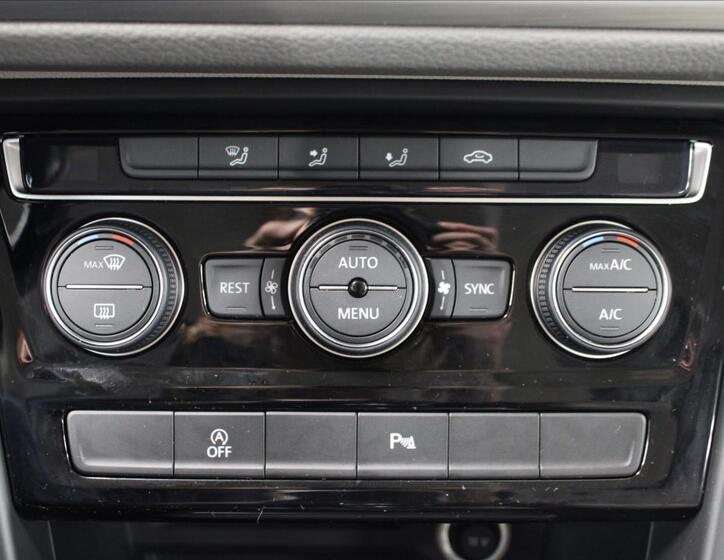 Volkswagen Touran 24