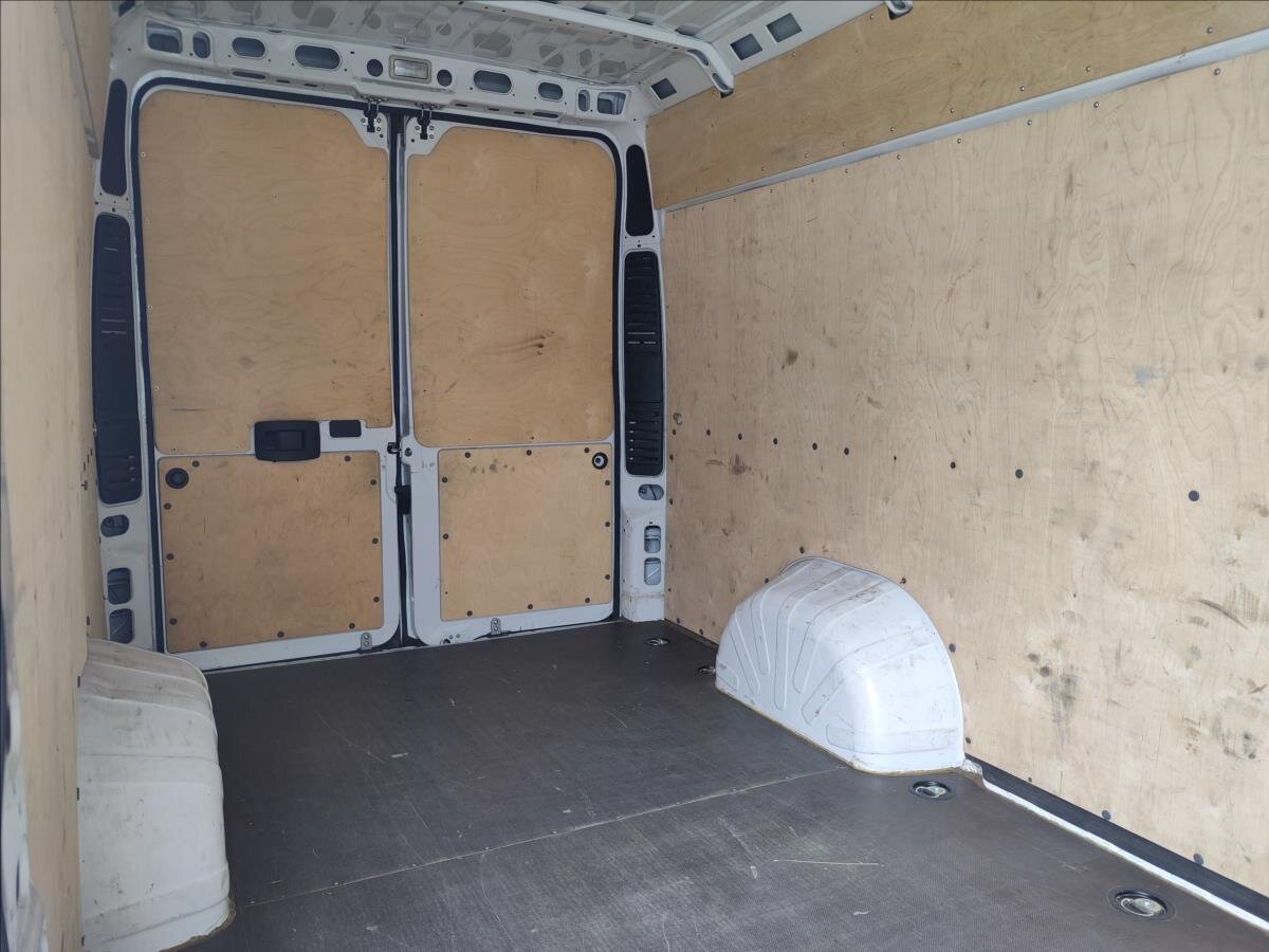 Opel Movano Skříň 2,2 l 121 kw