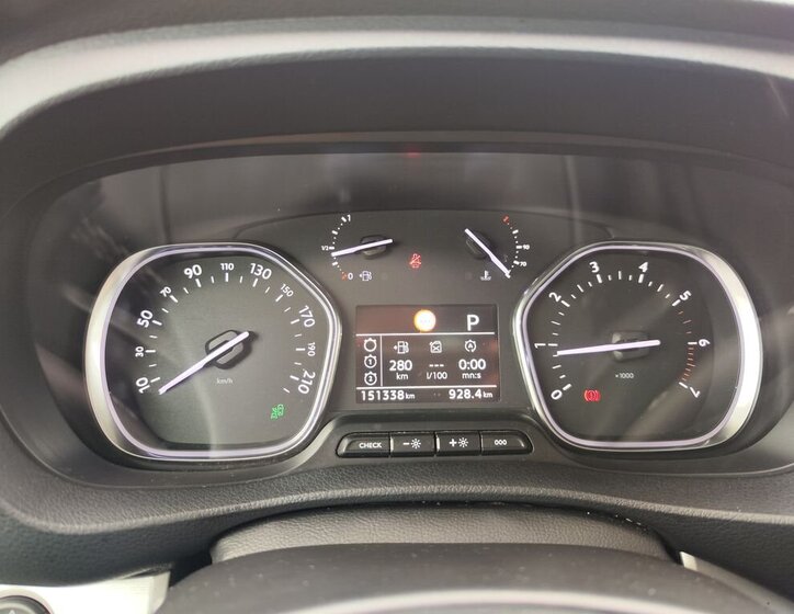 Peugeot Traveller 18