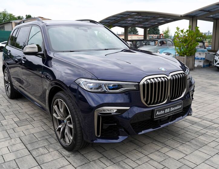 BMW X7 8