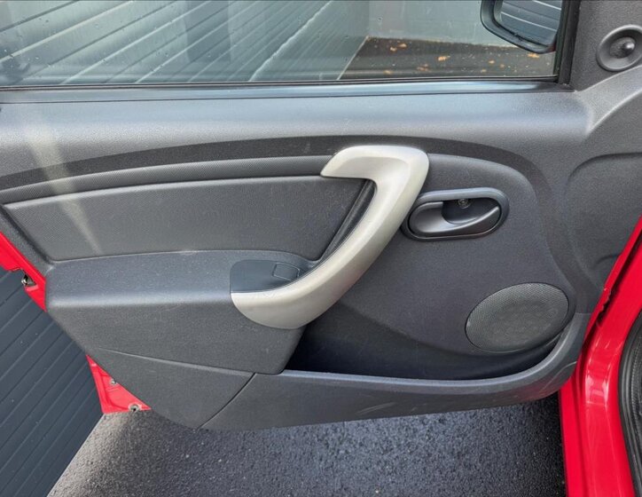 Dacia Sandero Hatchback 1,1 l 55 kw