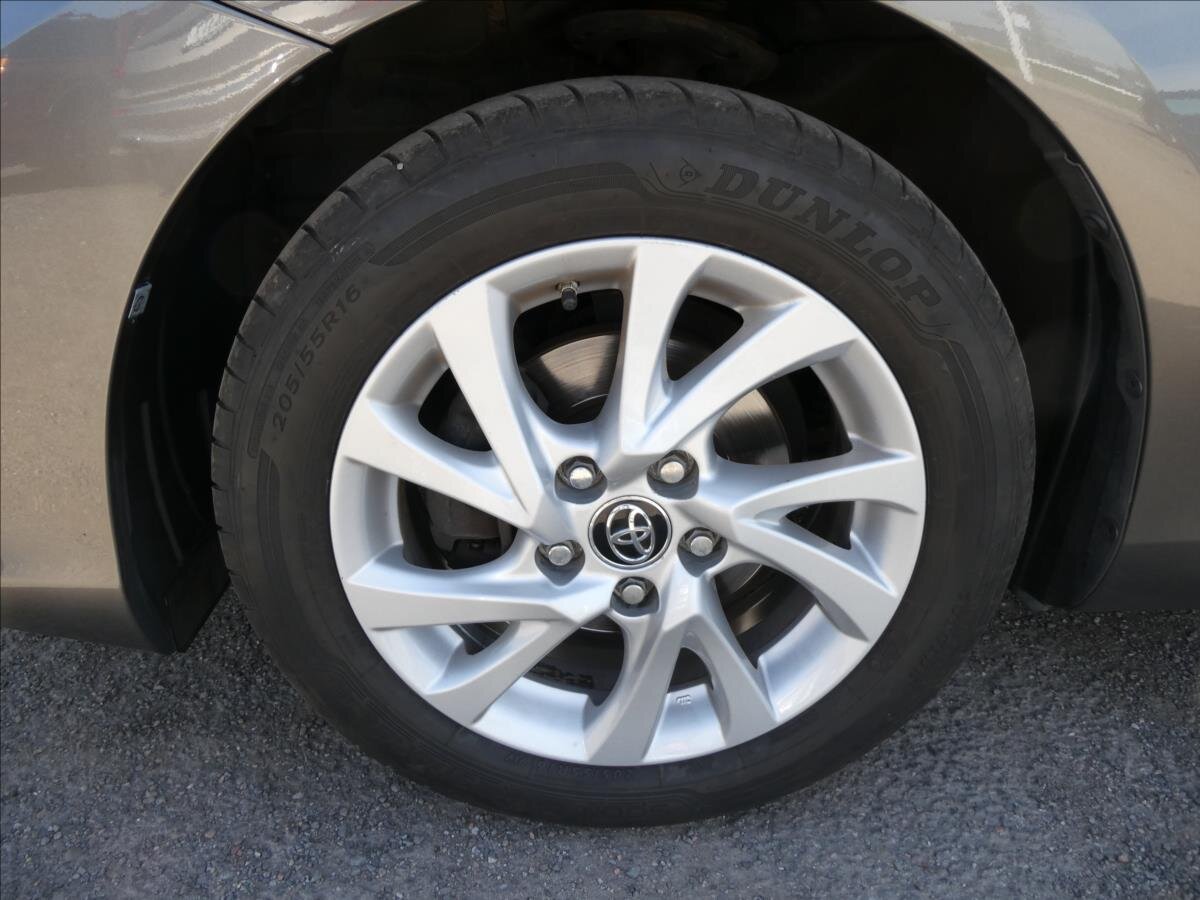 Toyota Auris Kombi 1,3 l 73 kw