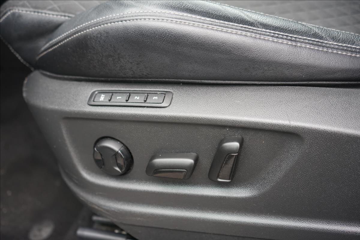 Škoda Karoq SUV 1,5 l 110 kw