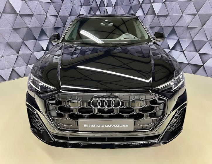 Audi Q8 2