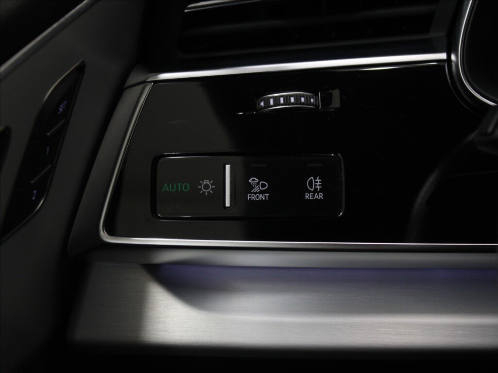 Audi Q8 SUV 3,0 l 210 kw