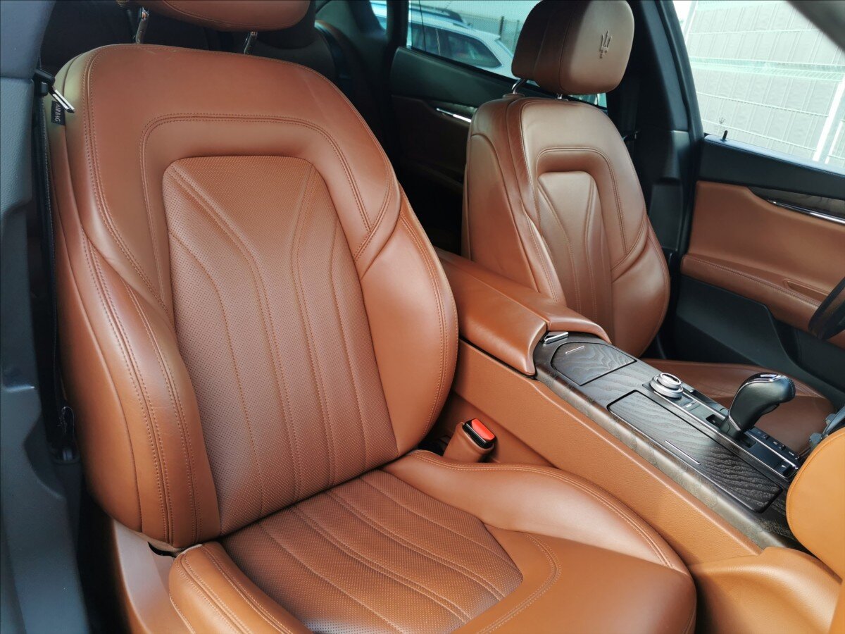 Maserati Quattroporte Sedan 3,0 l 202 kw