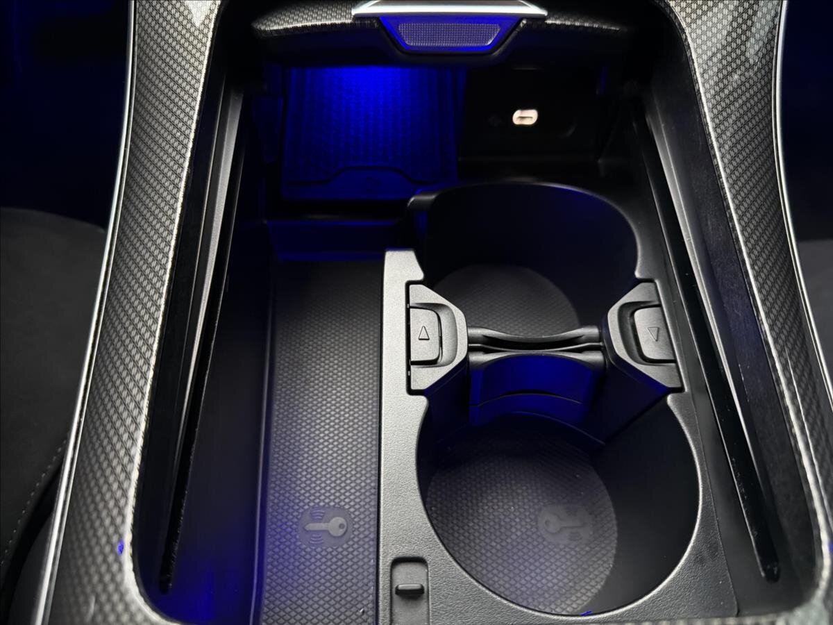 Mercedes-Benz Třídy C Sedan 2,0 l 145 kw