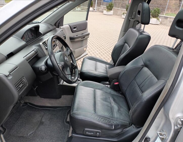 Nissan X-Trail SUV / Terénní 2,5 l 121 kw