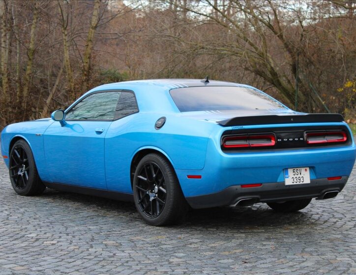 Dodge Challenger 32