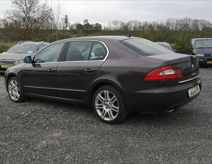 Škoda Superb Sedan / Limuzína 2,0 l 147 kw