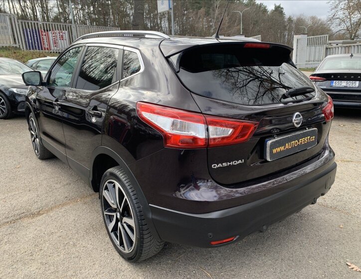 Nissan Qashqai SUV / Terénní 1,6 l 96 kw