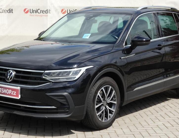 Volkswagen Tiguan 1