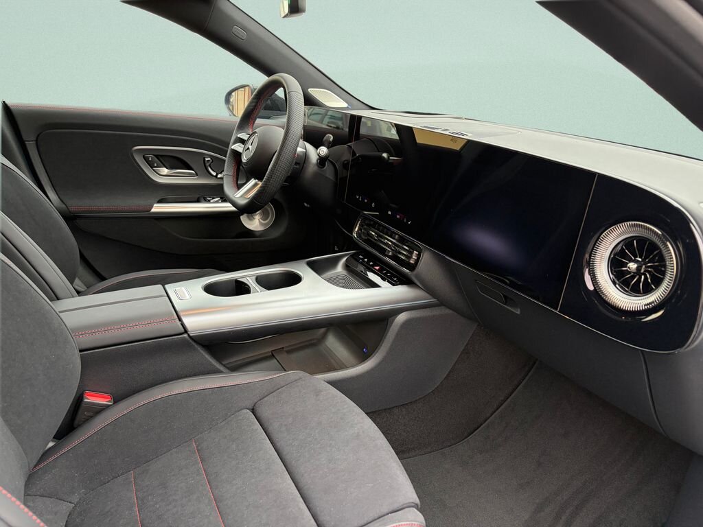 Mercedes-Benz CLA Sedan / Limuzína 2,0 l 140 kw