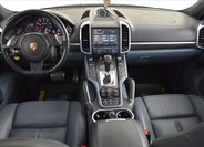 Porsche Cayenne SUV 4,8 l 405 kw