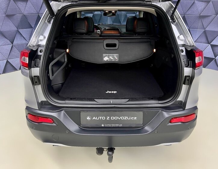 Jeep Cherokee SUV 2,0 l 125 kw