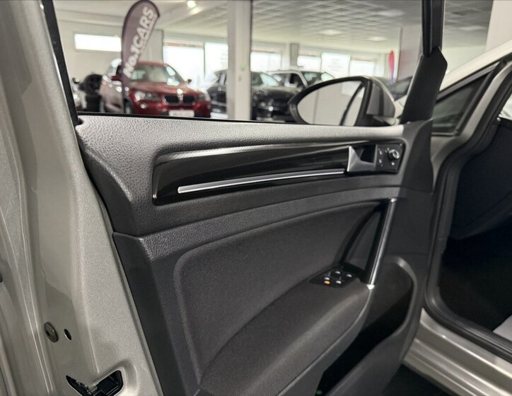 Volkswagen Golf Kombi 2,0 l 110 kw