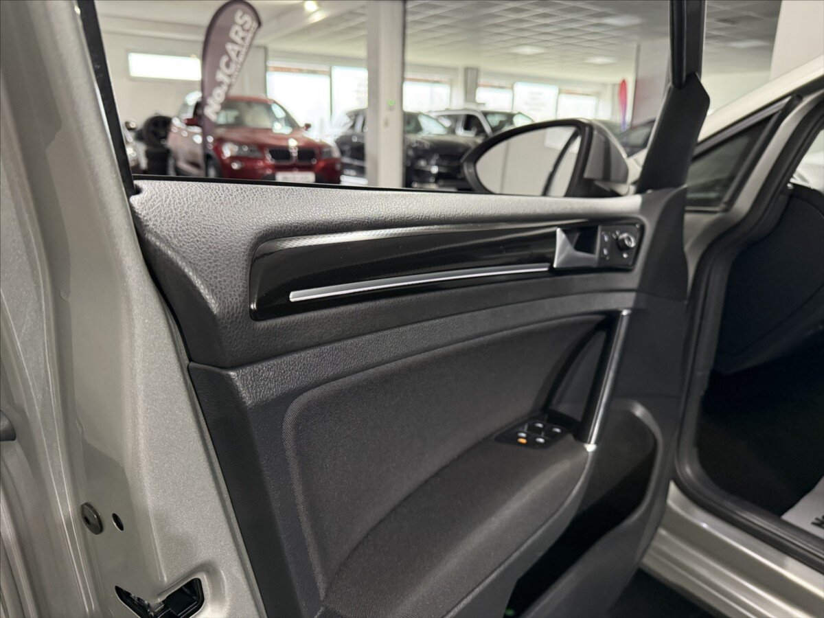 Volkswagen Golf Kombi 2,0 l 110 kw