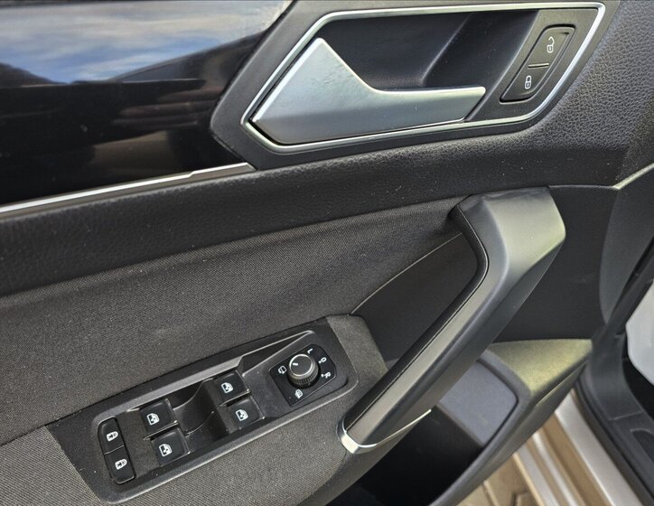 Volkswagen Touran Kombi 1,4 l 110 kw