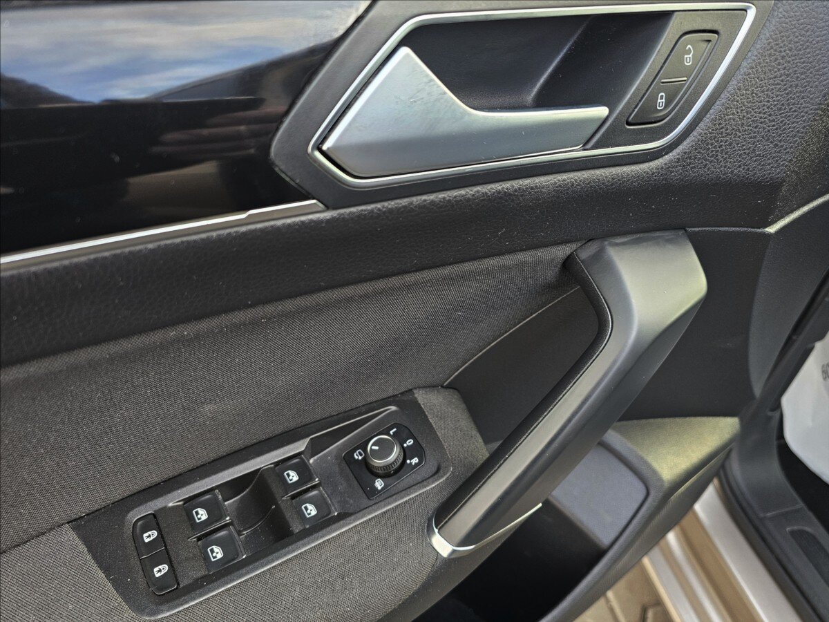 Volkswagen Touran Kombi 1,4 l 110 kw