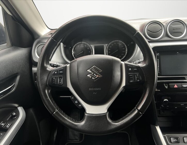 Suzuki Vitara 15