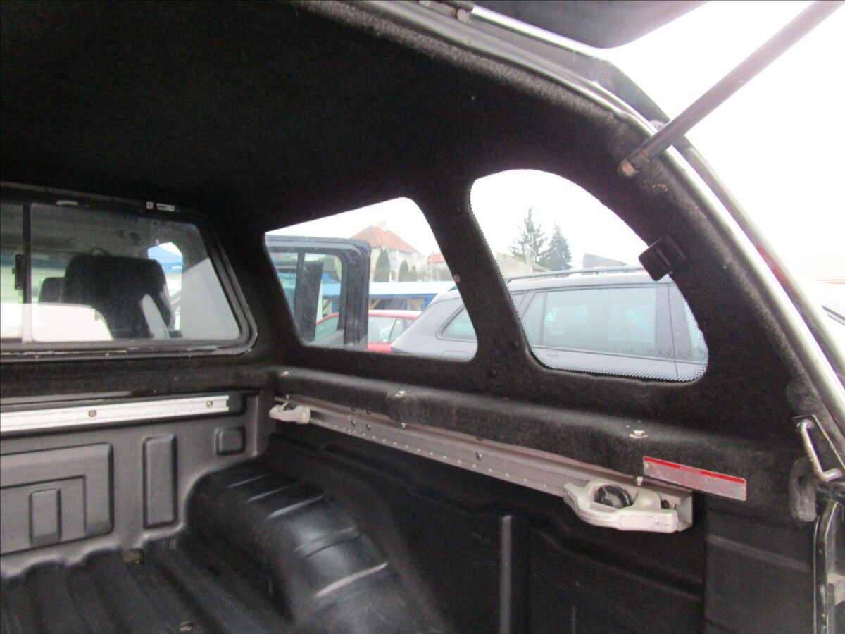 Nissan Navara Ostatní 2,5 l 126 kw