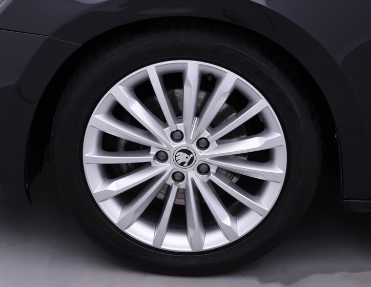 Škoda Superb 40