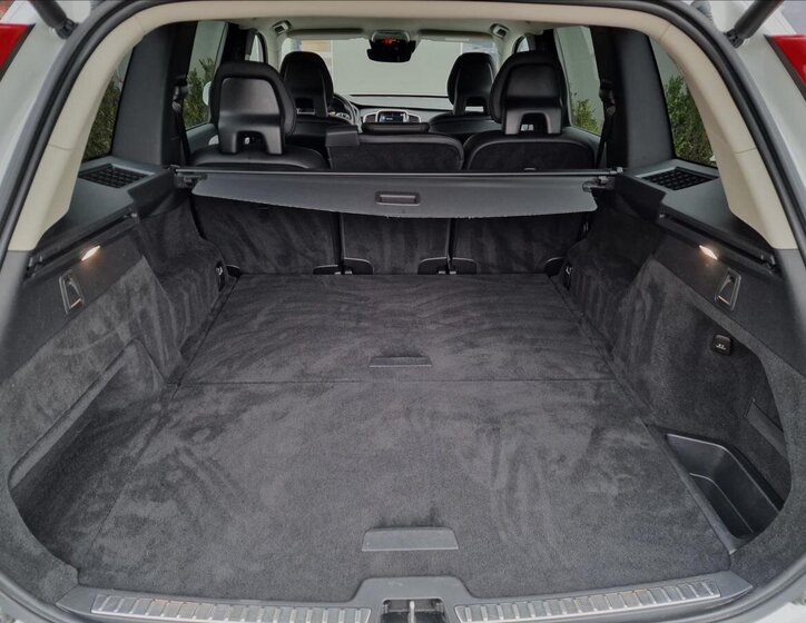 Volvo XC90 16