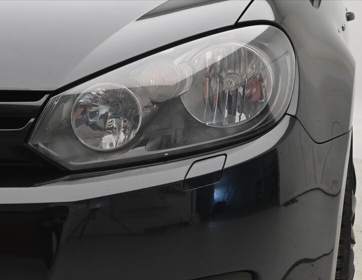 Volkswagen Golf Kombi 1,6 l 77 kw