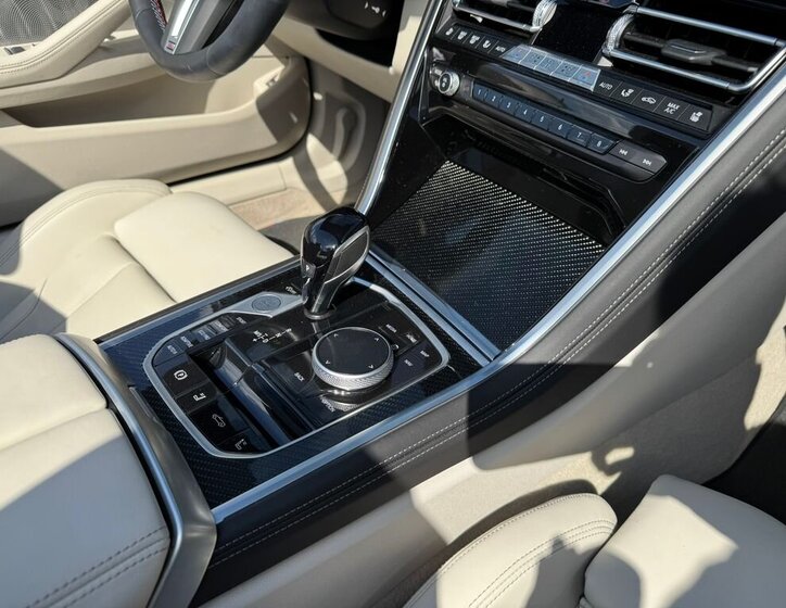BMW Řada 8 Kabriolet 4,4 l 390 kw