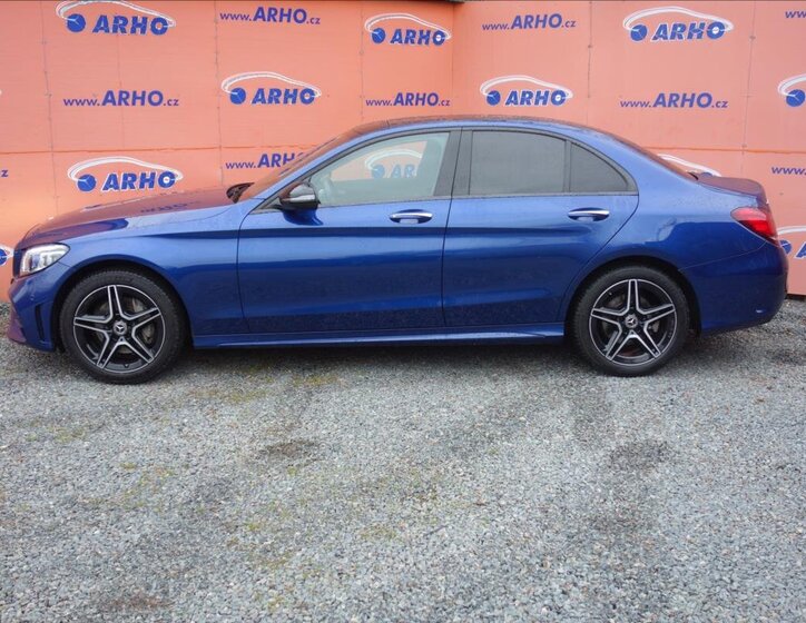 Mercedes-Benz Třídy C Sedan / Limuzína 2,0 l 143 kw
