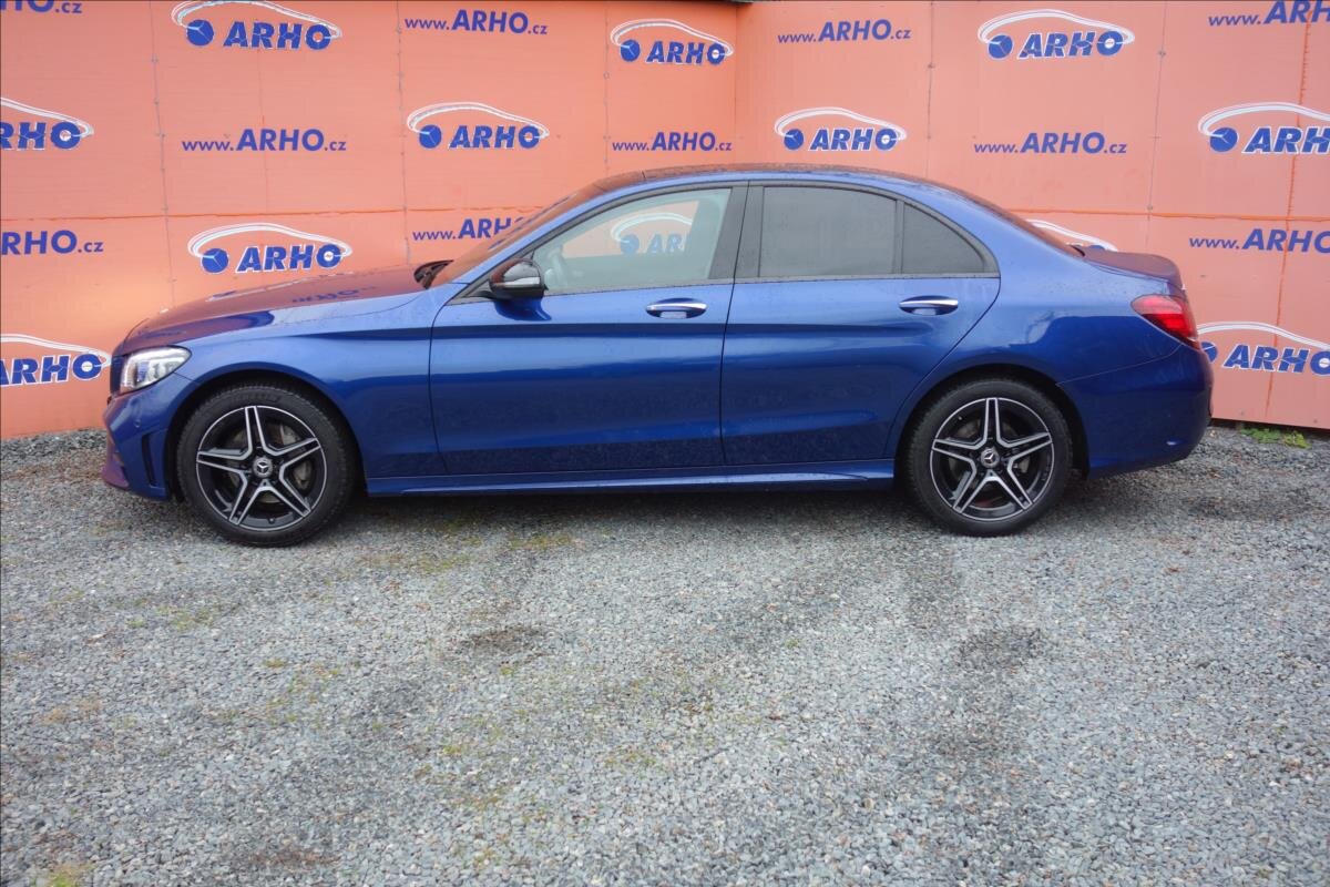 Mercedes-Benz Třídy C Sedan / Limuzína 2,0 l 143 kw