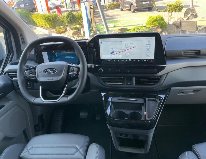 Ford Tourneo Custom Kombi 2,0 l 125 kw