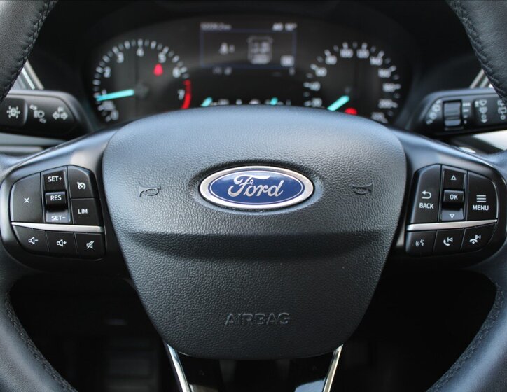 Ford Kuga SUV / Terénní 1,5 l 110 kw