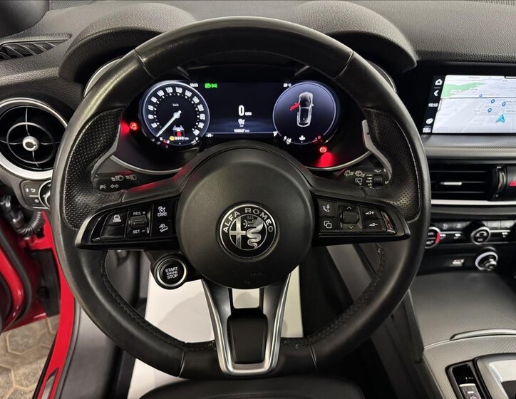 Alfa Romeo Stelvio SUV / Terénní 2,1 l 154 kw