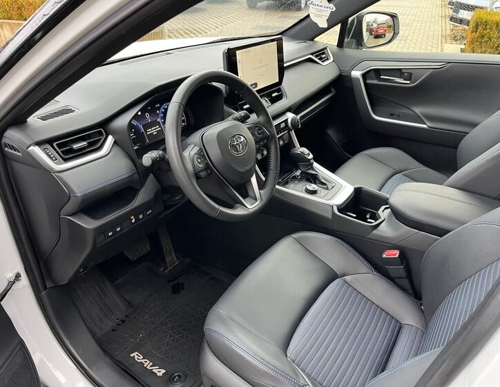 Toyota RAV4 SUV 2,5 l 131 kw