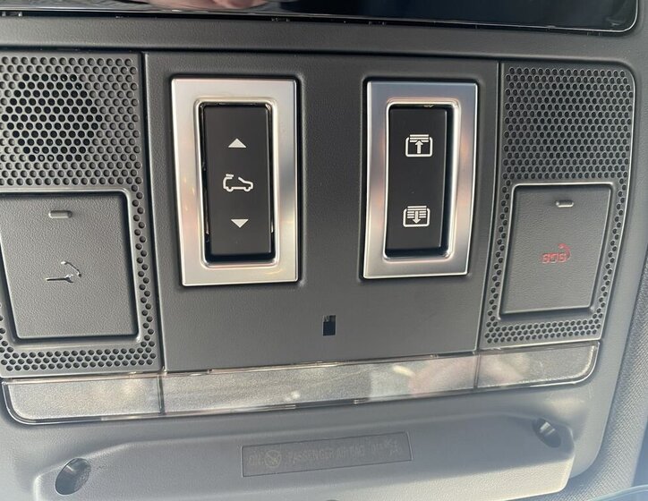 Land Rover Defender SUV / Terénní 3,0 l 258 kw