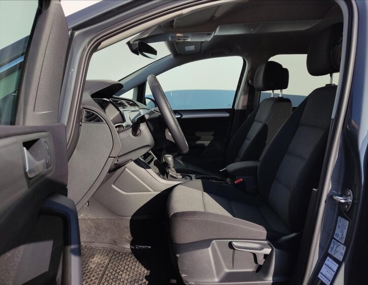 Volkswagen Touran MPV 1,5 l 110 kw